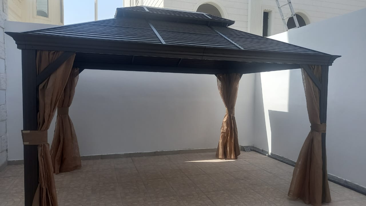 كوخ ألمنيوم بسقف مستطيل بأبعاد 3x4 متر باللون البني photo review