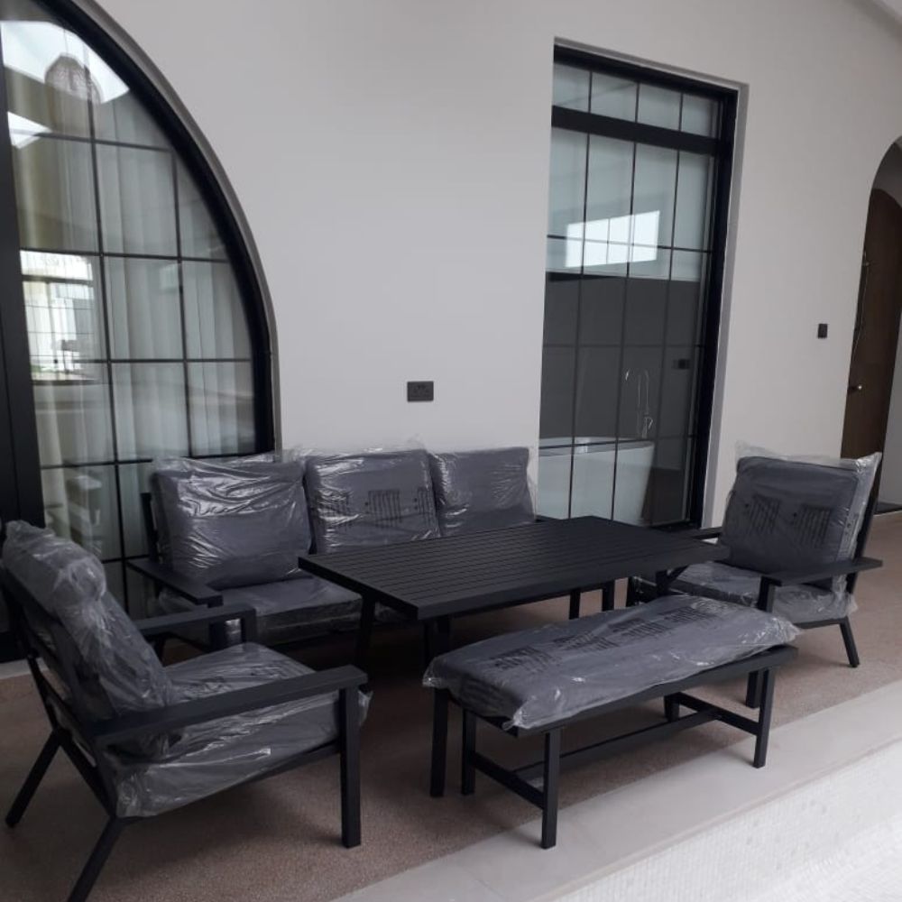 مجموعة أريكة  فاخرة من الألمنيوم  7 مقاعد خارجية ووسائد مريحة، وطاولة ومقعد للحديقة والشرفة، باللون الرمادي photo review
